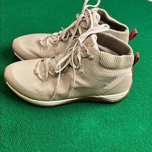 Ryko Tan High-Top Sneakers size 9M